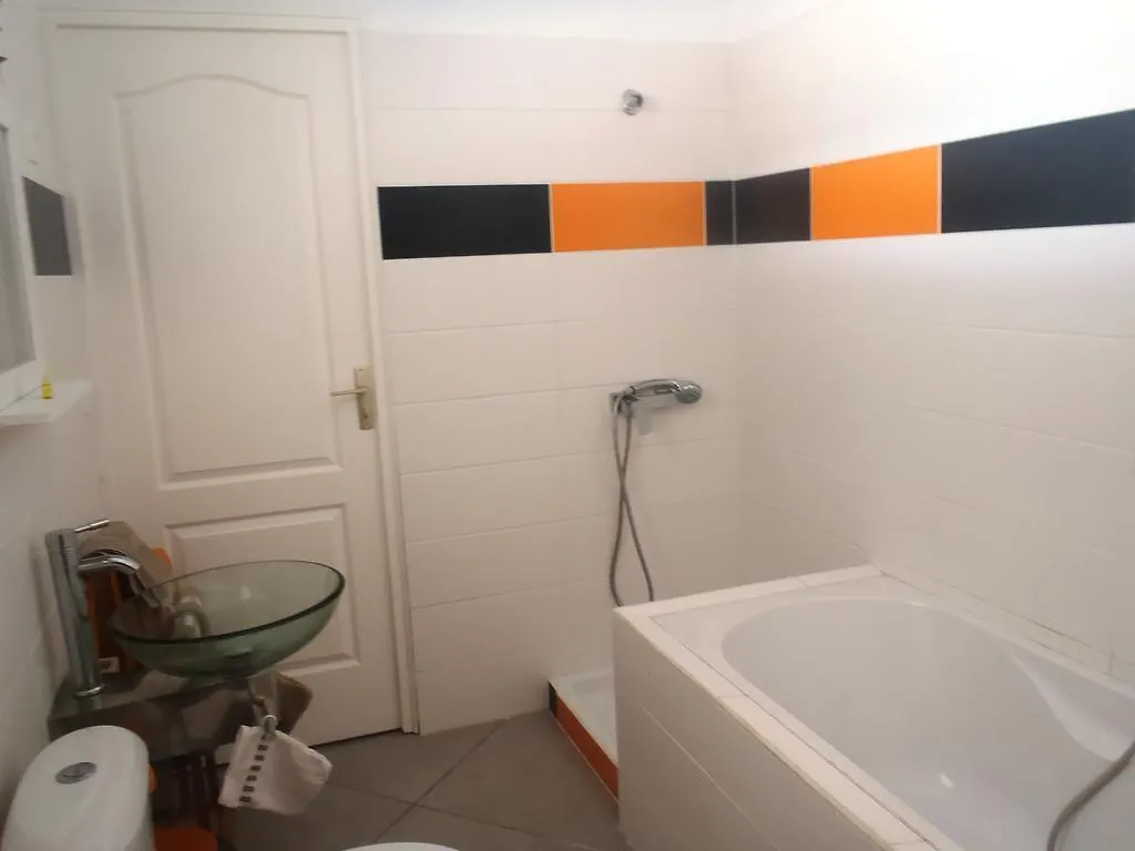 Grande Villa Avec Piscine Et Jacuzzi, Vue Mer Splendide, Proche Des Plages De Grand Anse Et De L'Anse Rodrigue, Tres Calme, Sans Vis-A-Vis Terre-De-Haut